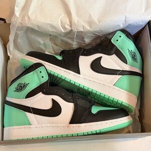 Air Jordan 1 Retro High OG GS Sneakers Mint Green